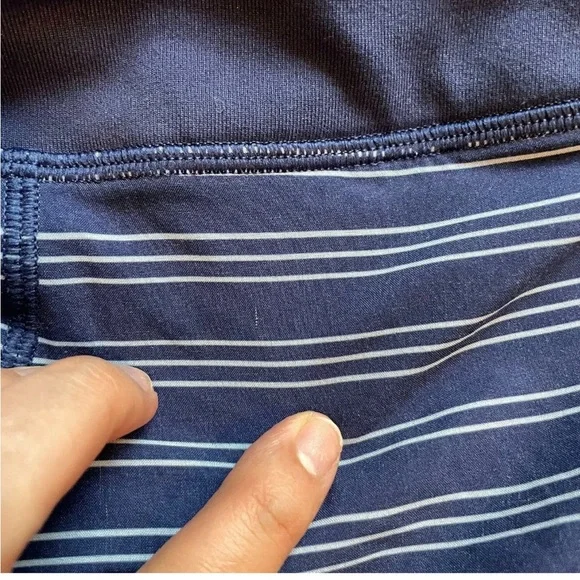 ivivva lululemon Shorts Girls Youth 8 Blue Stripe Pull On Lightweight Zip Run - Picture 10 of 13